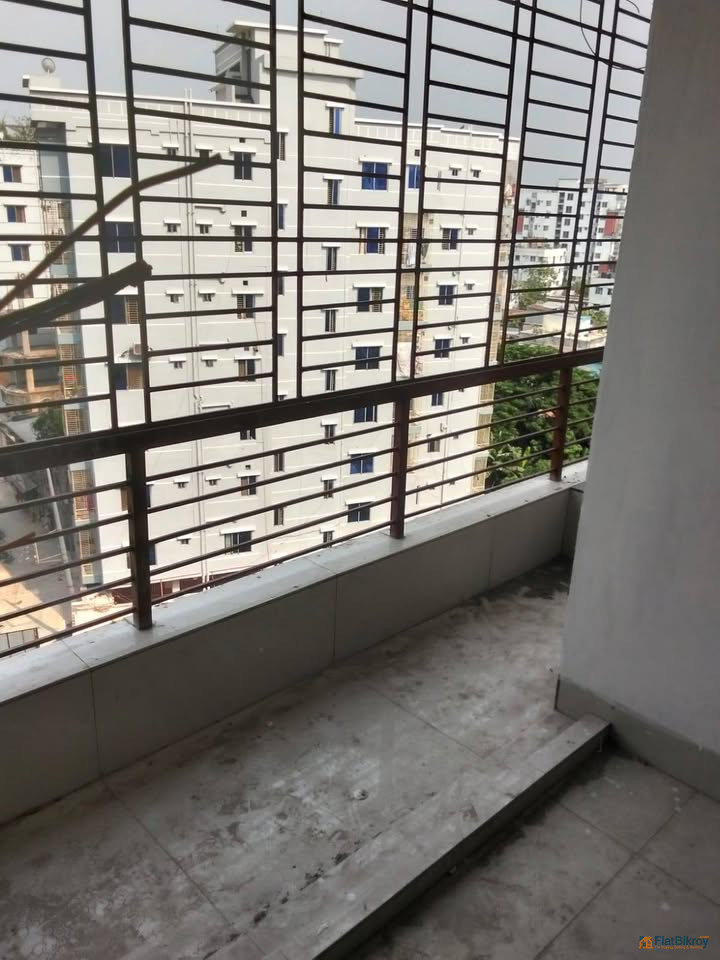 বনশ্রী E ব্লকে ১৬০০ স্কয়ার ফিটের  রেডি ফ্ল্যাট বিক্রয়।