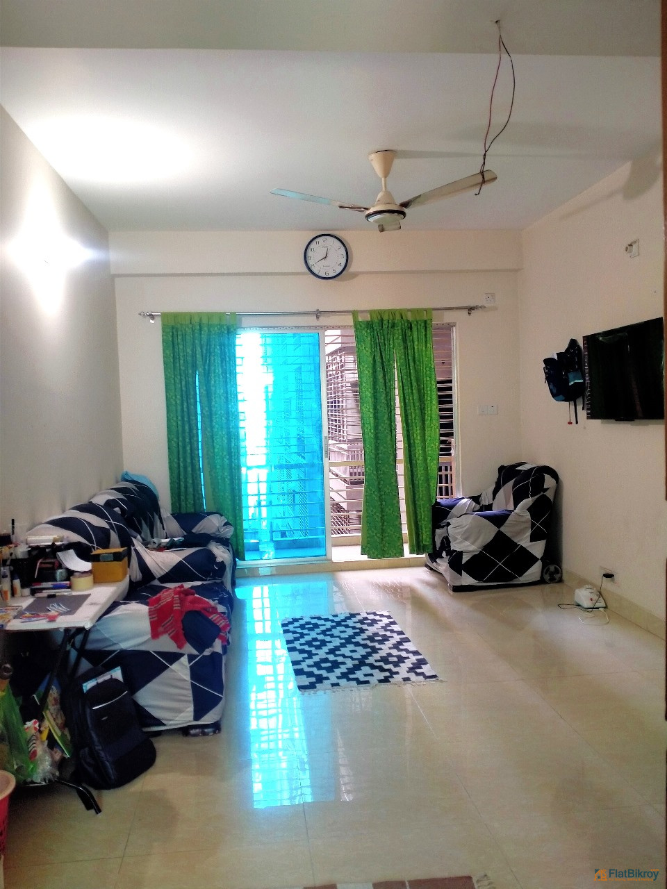 ঢাকা হাউজিং এ ১৪৫০ স্কয়ার ফিটের একটি ব্যবহৃত ফ্ল্যাট বিক্রয় হইবে