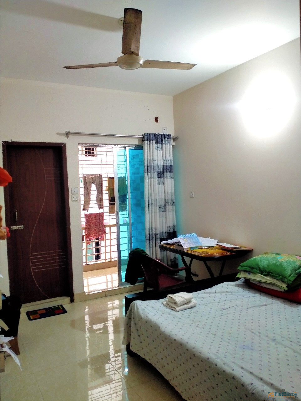 ঢাকা হাউজিং এ ১৪৫০ স্কয়ার ফিটের একটি ব্যবহৃত ফ্ল্যাট বিক্রয় হইবে