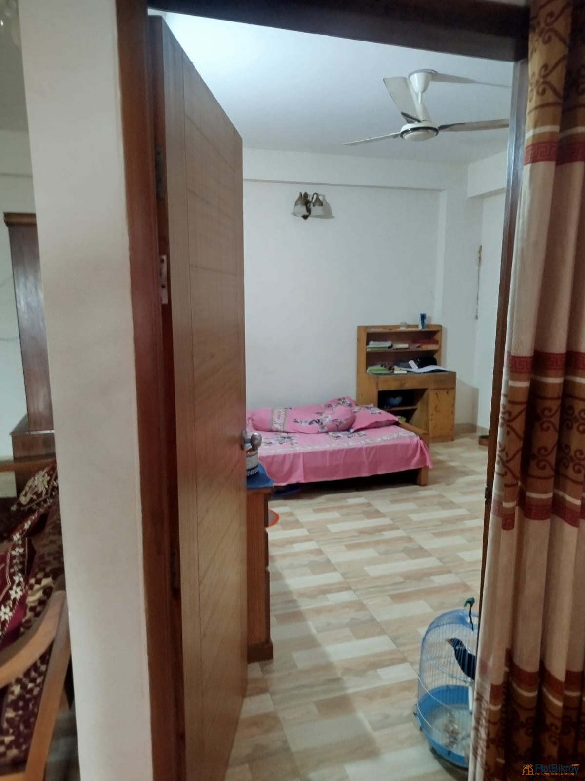 উত্তরা আজমপুর ১৪৯৫ স্কয়ার ফিটের একটি অল্প ব্যবহৃত ফ্ল্যাট বিক্রয় হইবে