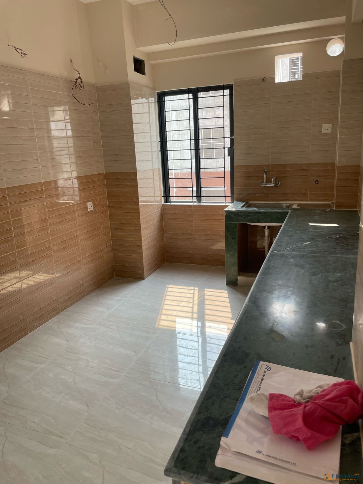 বসুন্ধরা G ব্লকে লাক্সারিয়াস রেডি ফ্ল্যাট বিক্রয় – ১৮২০ স্কয়ারফুট !
