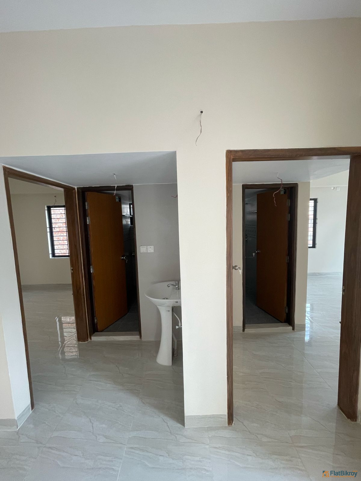 বসুন্ধরা G ব্লকে লাক্সারিয়াস রেডি ফ্ল্যাট বিক্রয় – ১৮২০ স্কয়ারফুট !