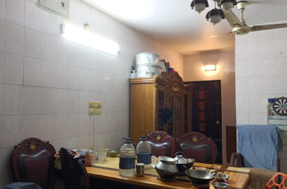 Urgent Sale! Spacious 1205 sqft apartment located at Chairmangoli, Mogbazar