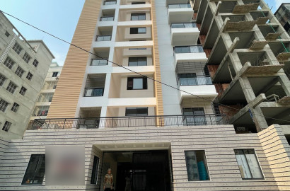 বসুন্ধরা G ব্লকে লাক্সারিয়াস রেডি ফ্ল্যাট বিক্রয় – ১৮২০ স্কয়ারফুট !